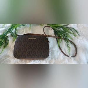 NWT  Authentic MICHAEL KORS HOUSTON LG BROWN/CROSSBODY